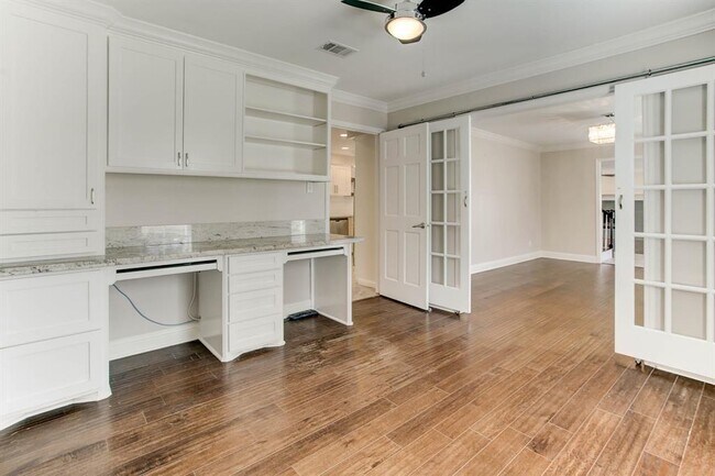 Building Photo - 10806 Wickersham Ln