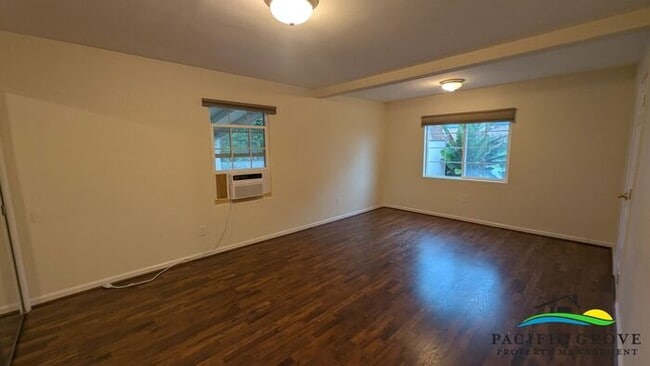 Building Photo - Bright and Roomy 2 Bedroom 2 Bathroom Home