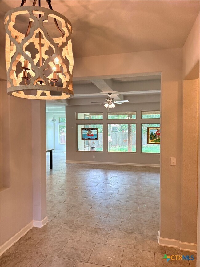 Building Photo - 490 Pecan Meadows