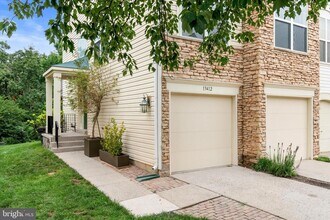 Building Photo - 13412 Burrough Farm Dr