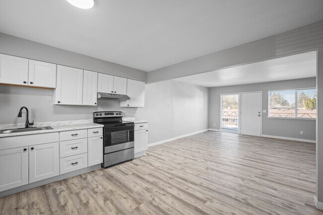Building Photo - Beautifully remodeled 3BR in Gresham. 1/2 off first months rent!