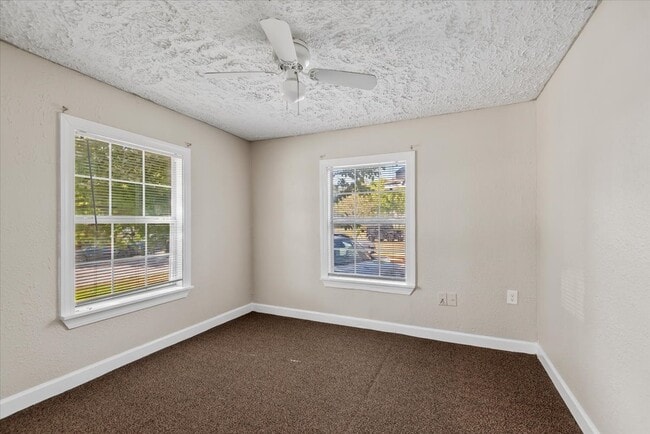 Building Photo - 7413 Dallas St