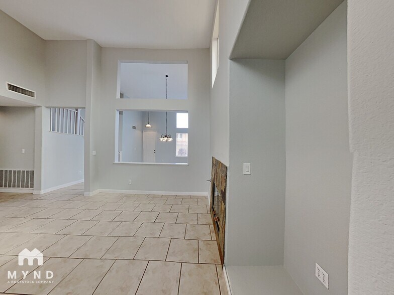 Building Photo - 245 Farlin Cir