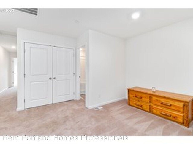 Building Photo - 3 br, 2.5 bath House - 60 NE 134th Place