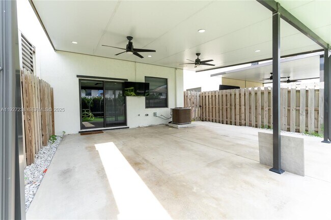 Building Photo - 25185 SW 108th Ave