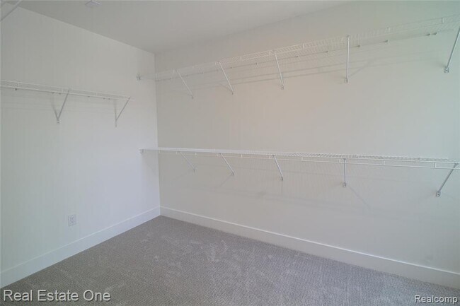 Building Photo - 49530 Coldwater Rdg Dr