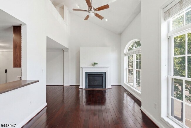 Building Photo - 408 Donato Cir