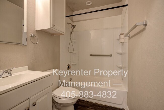 Building Photo - ACCEPTS HOUSING VOUCHERS - Bright & Stylish 2-Bedroom Close to the Plaza District