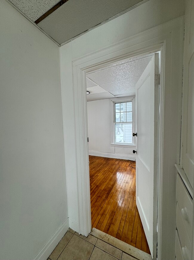 Building Photo - 1013 Downer Ave