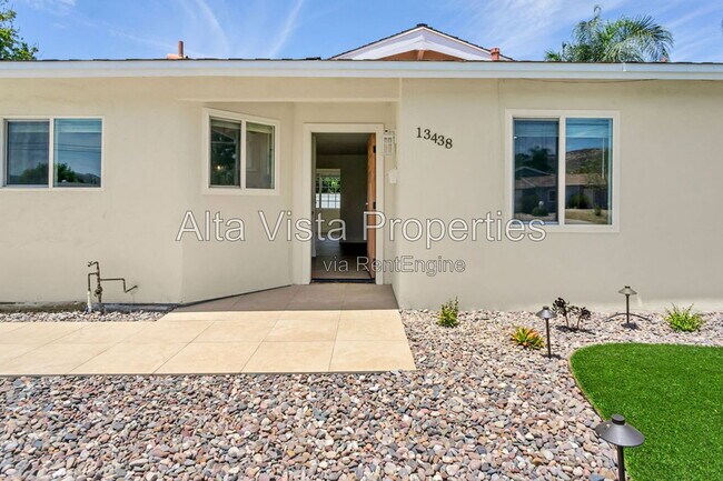 Building Photo - 13438 Buxton Ave