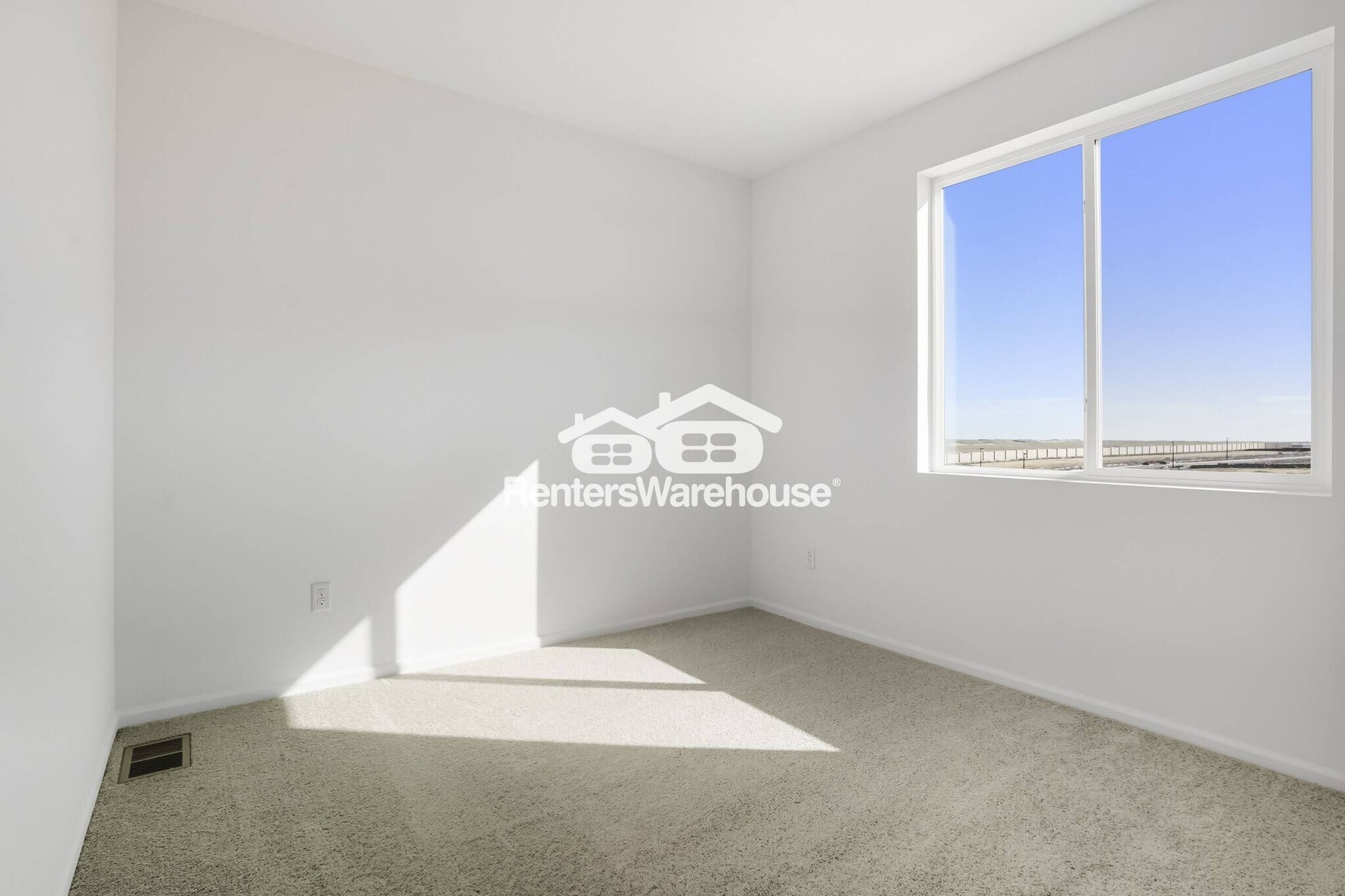 Building Photo - 6601 N Netherland St