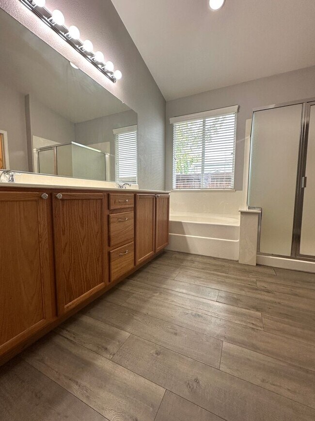 Building Photo - Single Story 3 bed, 2 bath in Brentwood Garin Ranch