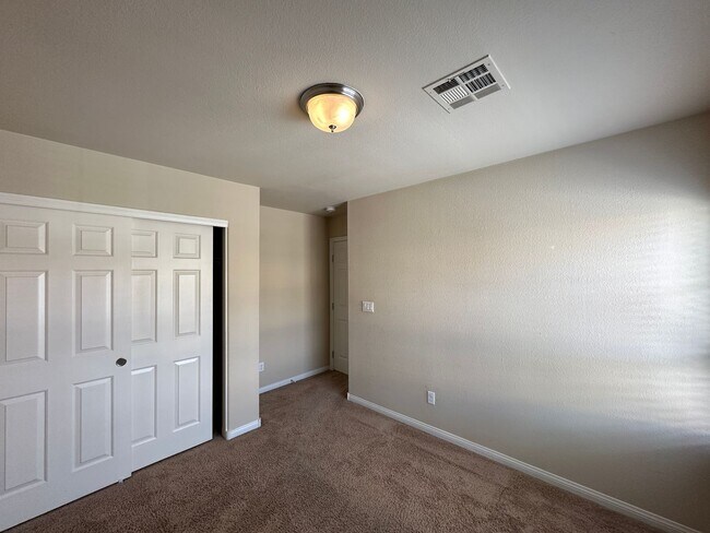 Building Photo - Sonata Within Pinnacle Peaks Phase 2 Amd