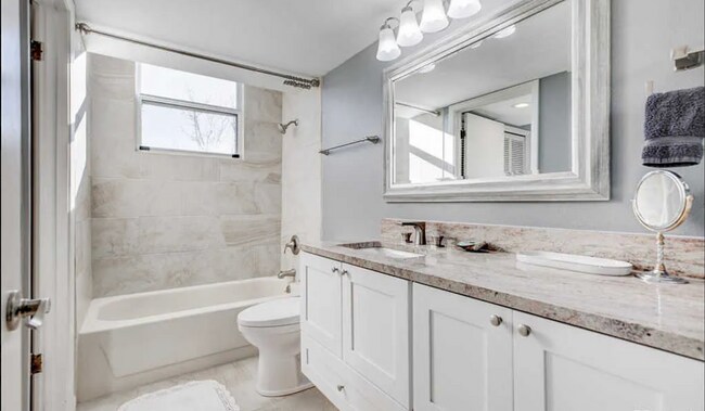 Building Photo - 5955 E 10th Ave