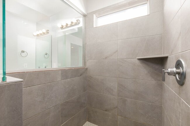 Building Photo - 4 bed | 2 1/2 bath | 2 car garage in Desert Canyon with washer/dryer/fridge