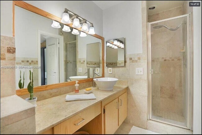 Building Photo - 10521 Mahogany Key Cir
