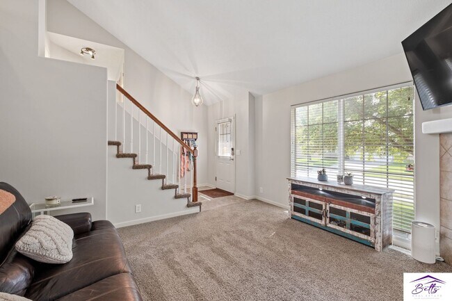 Building Photo - Beautiful Multilevel home in Cattail Creek III