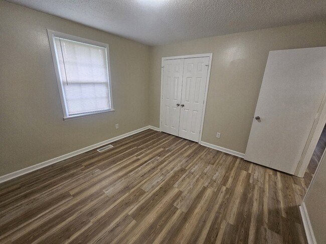Building Photo - 6731 Forrest Ln