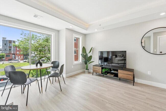 Building Photo - 2401 N 2nd St