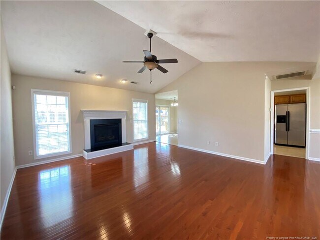 Building Photo - 89 Person Ct