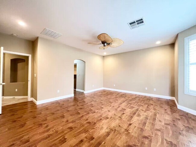 Building Photo - Welcome to the gorgeous home in Rhode Ranch