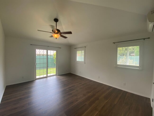 Building Photo - The Heart of Waimea 3BR/2BA with AC, Vaulted Ceilings, and Yard Service!