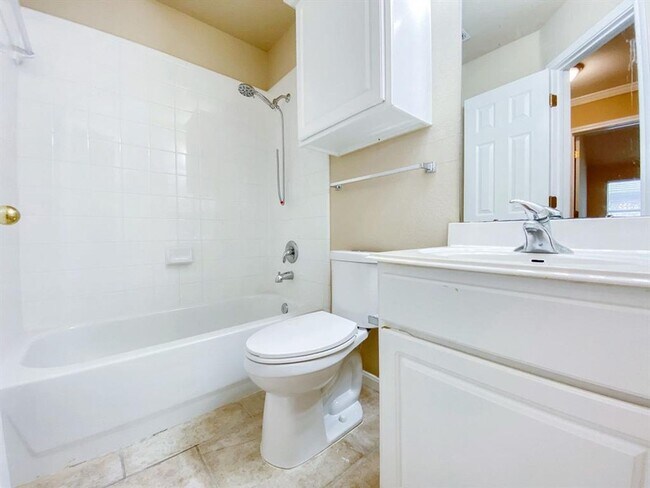 Building Photo - 1904 Maize Bend Dr