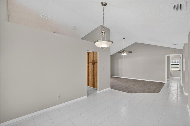 Building Photo - 1831 Wolf Laurel Dr