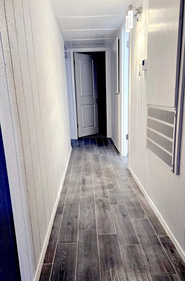 Building Photo - 118 Totem Pole St