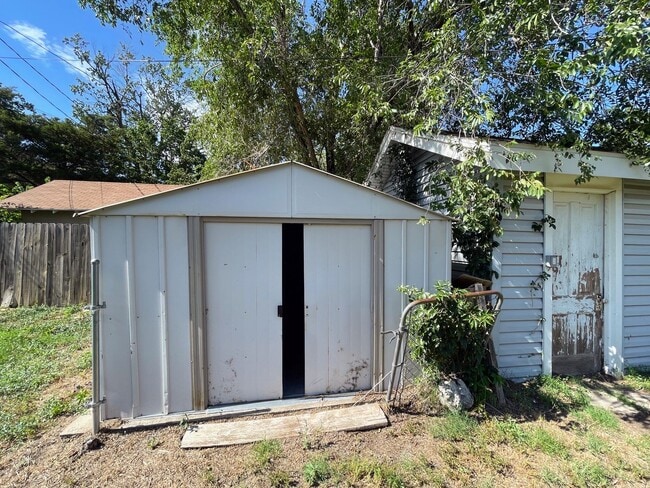 Building Photo - 2 Bed In Great Location