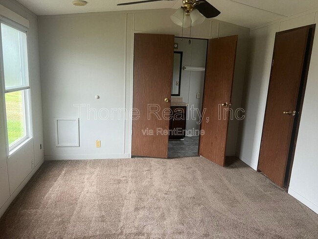 Building Photo - 81 Matts Ln