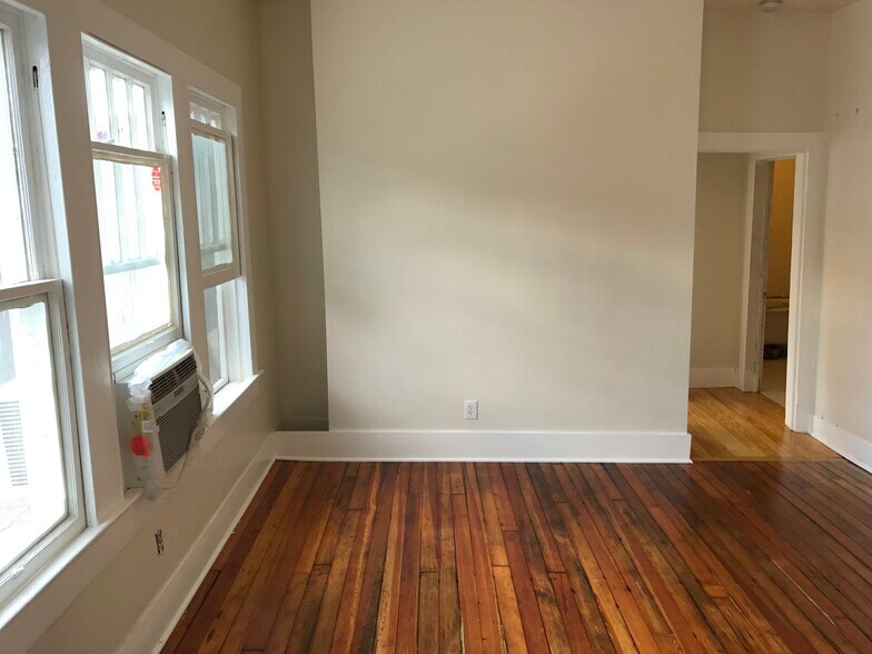 Building Photo - 821 N 8th St