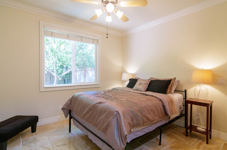 Building Photo - 171 Fennel Ct