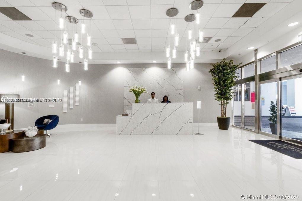 Building Photo - 1200 Brickell Bay Dr