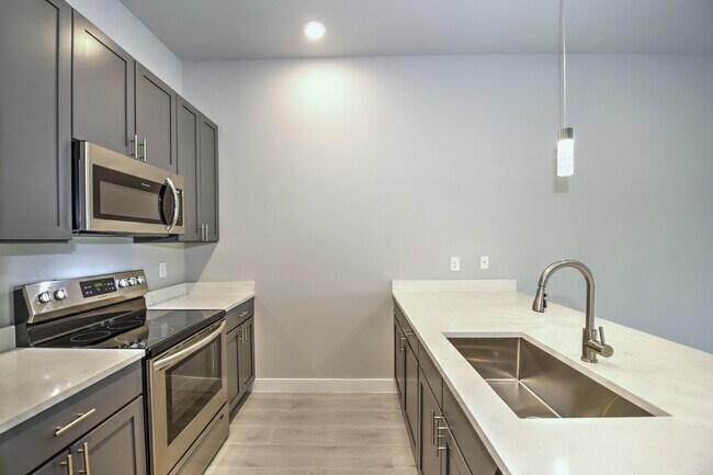 Building Photo - 231 SW 47th Ter