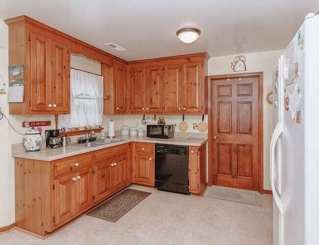 Building Photo - 6497 Brooking Ct