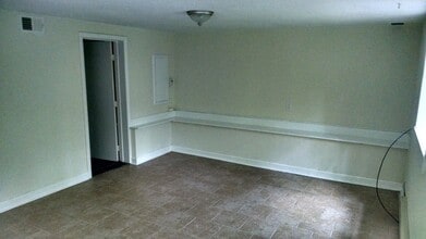 Building Photo - Studio Apartment tucked away in a quiet forestry setting!