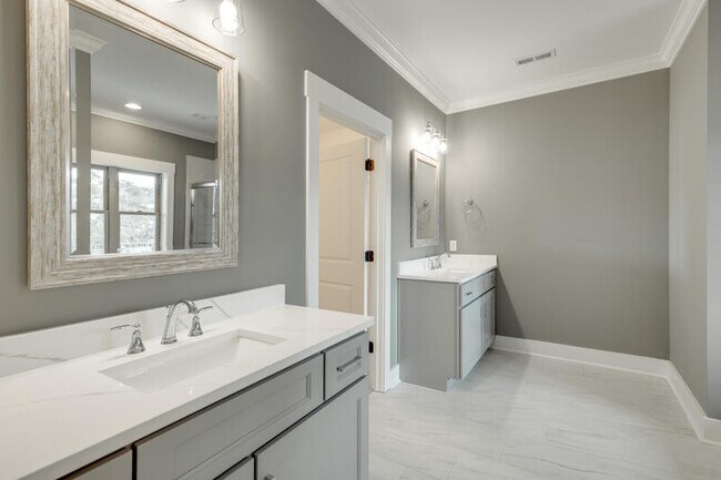 Building Photo - 9690 Dutton Ln