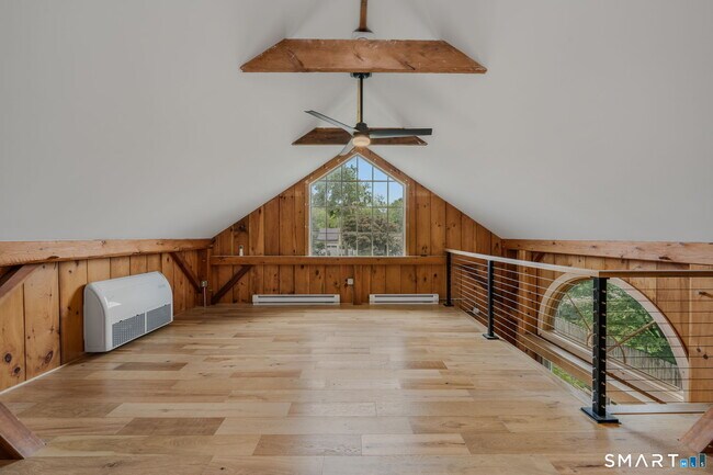Building Photo - 13 Meadowood Ln