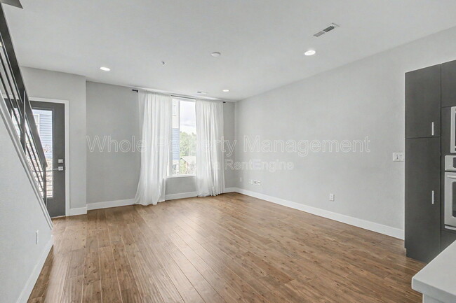 Building Photo - 5737 W 17th Ave