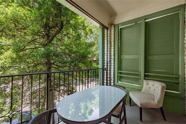 Building Photo - 124 Lafayette Dr NE