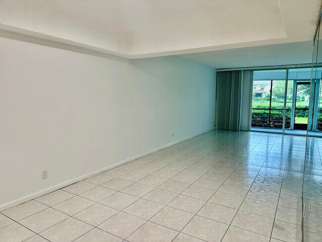 Building Photo - 23099 Barwood Ln N