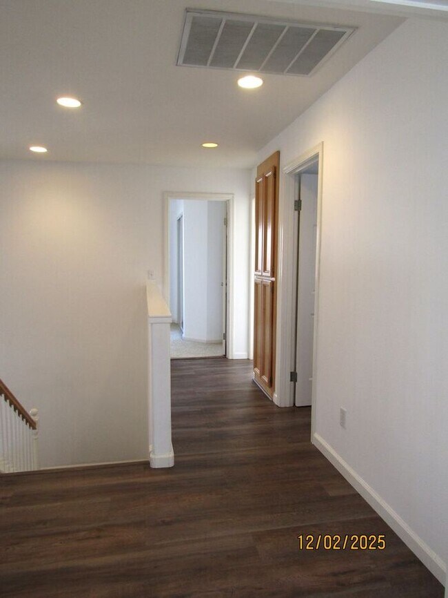 Building Photo - Beautiful 4 Bed 3 Bath Single Family Home in Santa Rosa- $3,250 per month!