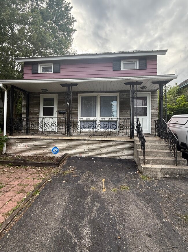 Building Photo - 293 N Midler Ave