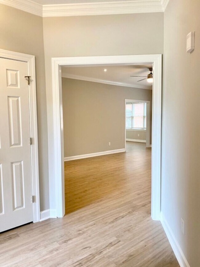 Building Photo - UNIQUE PROPERTY IN CONVENIENT IRMO LOCATION