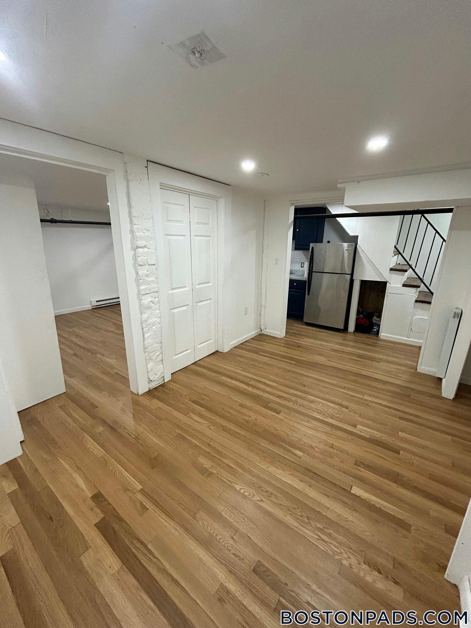 Building Photo - 686 Parker St