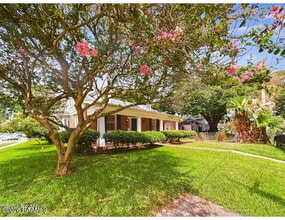 Building Photo - 903 Myrtle Pl