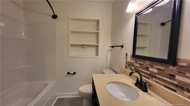 Building Photo - 304 W 16th St