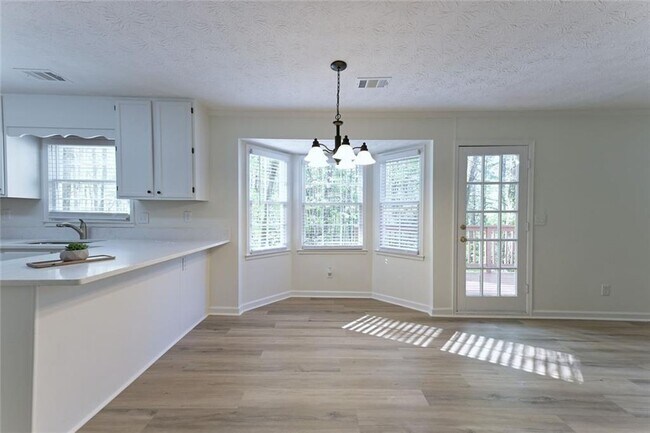 Building Photo - 2208 Heritage Trace Dr