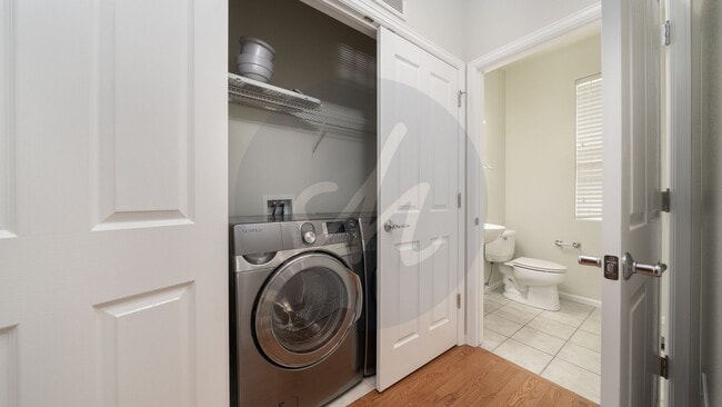 Building Photo - End Unit Townhome in Ridgeview at Stetson ...